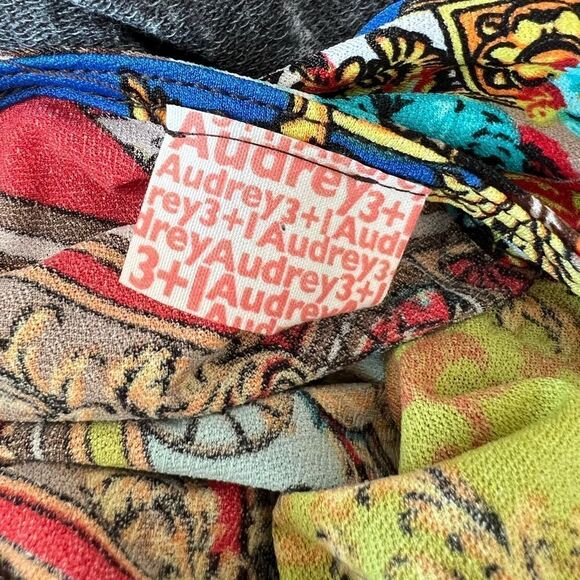 Audrey 3+1 Colorful Pattern V Back Dress - Picture 7 of 8